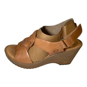 Born Nina women's sz 6 sandals NIB